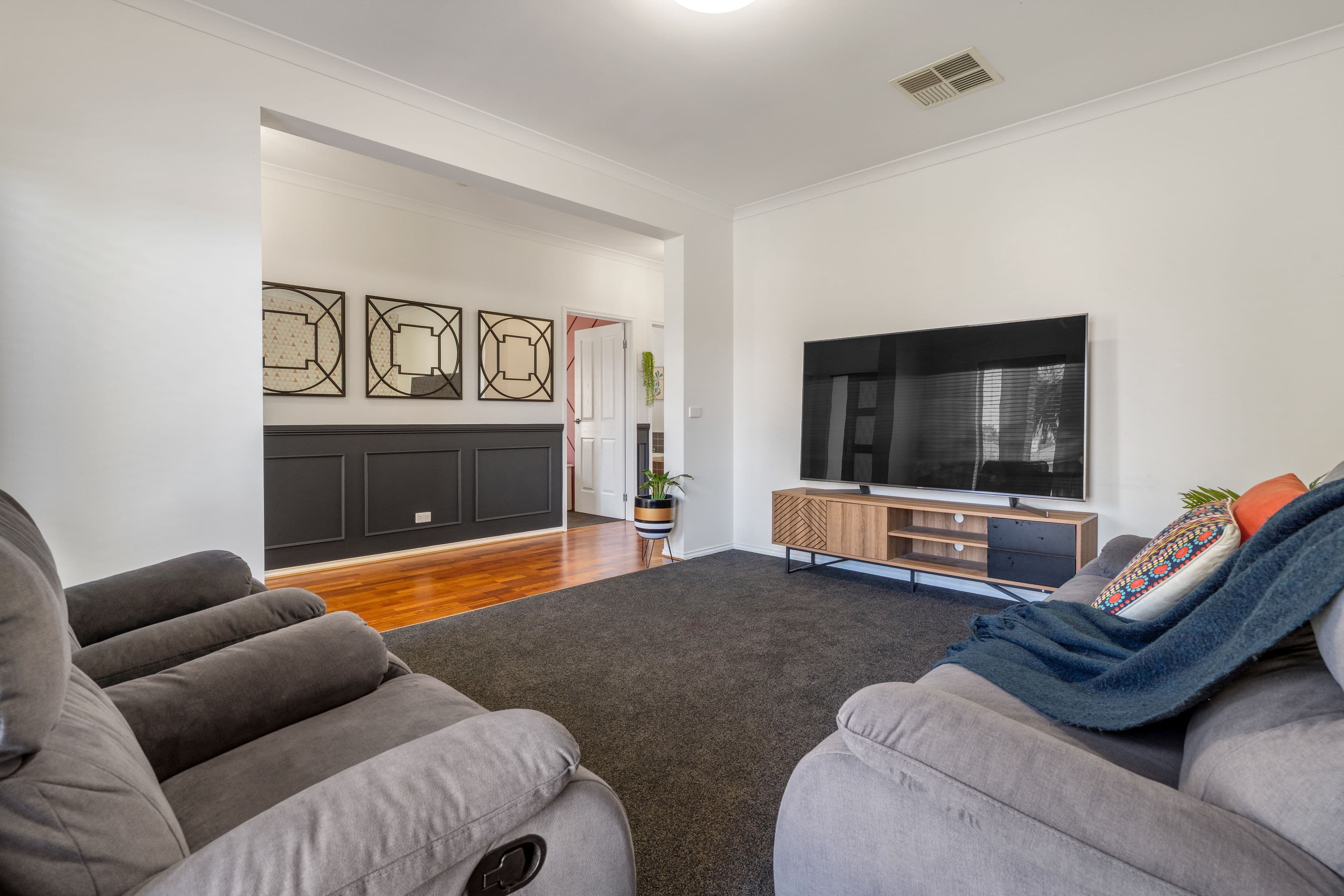 3 Bottlebrush Road, Craigieburn VIC 3064, Craigieburn - Thumbnail 4