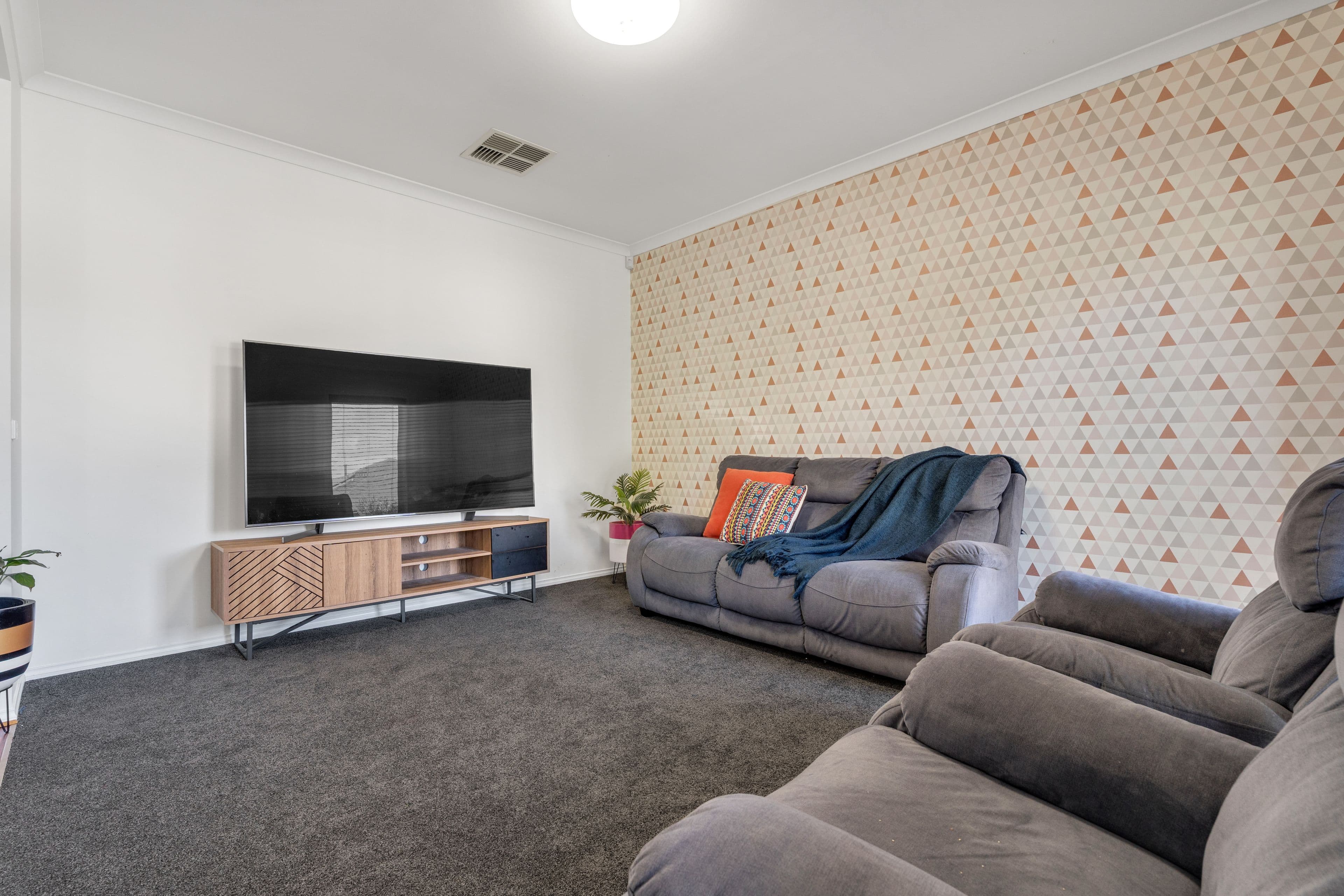 3 Bottlebrush Road, Craigieburn VIC 3064, Craigieburn - Thumbnail 6