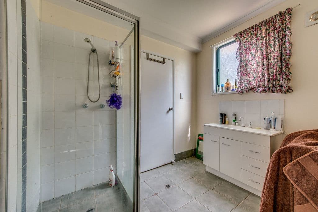 53 Russell Street, Silkstone QLD 4304, Silkstone - Thumbnail 4