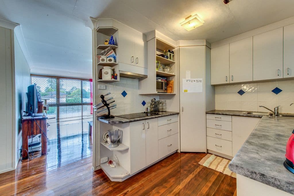 53 Russell Street, Silkstone QLD 4304, Silkstone - Thumbnail 8