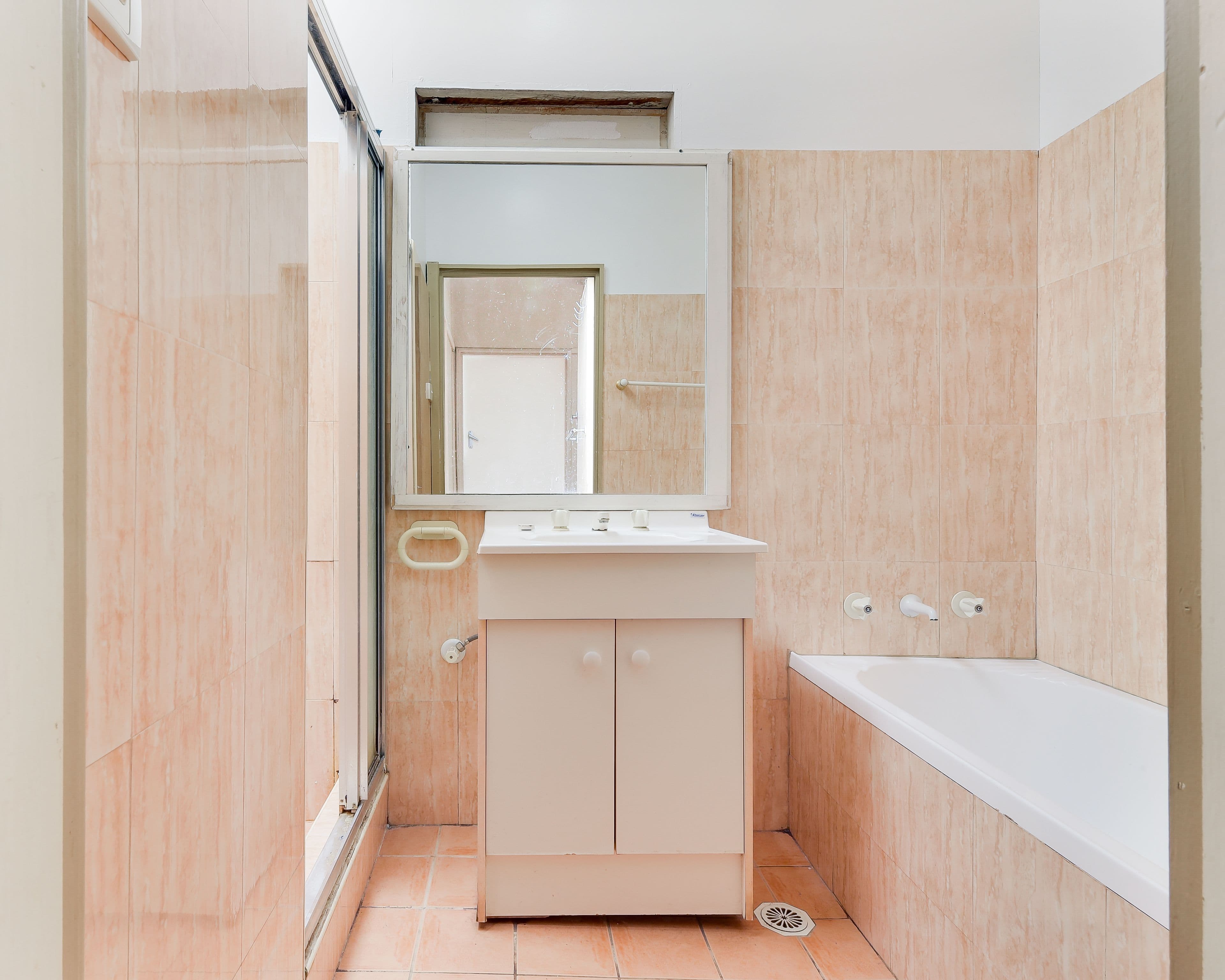 8 Bradbury Avenue, Campbelltown - Thumbnail 7