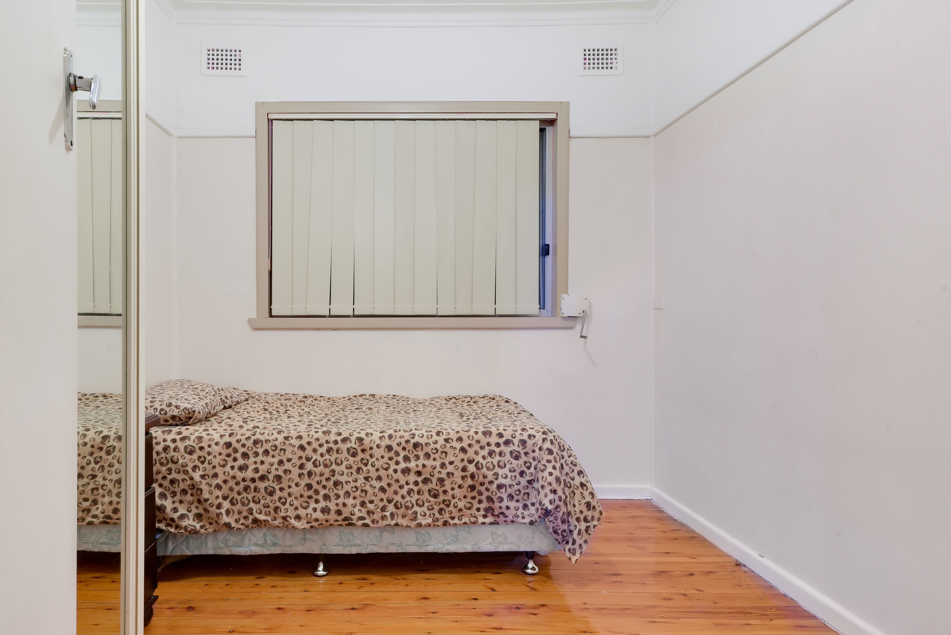 8 Bradbury Avenue, Campbelltown - Thumbnail 8