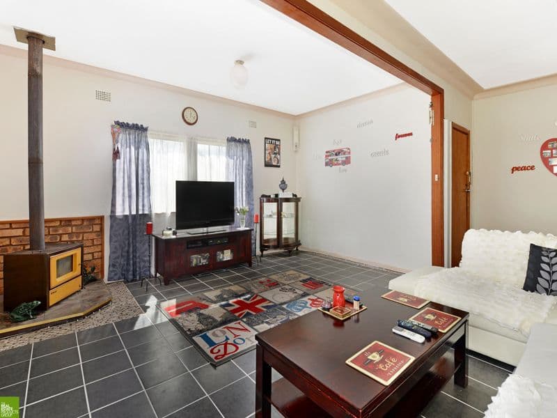 33 Macquarie Street, ALBION PARK NSW 2527, Albion Park - Thumbnail 2