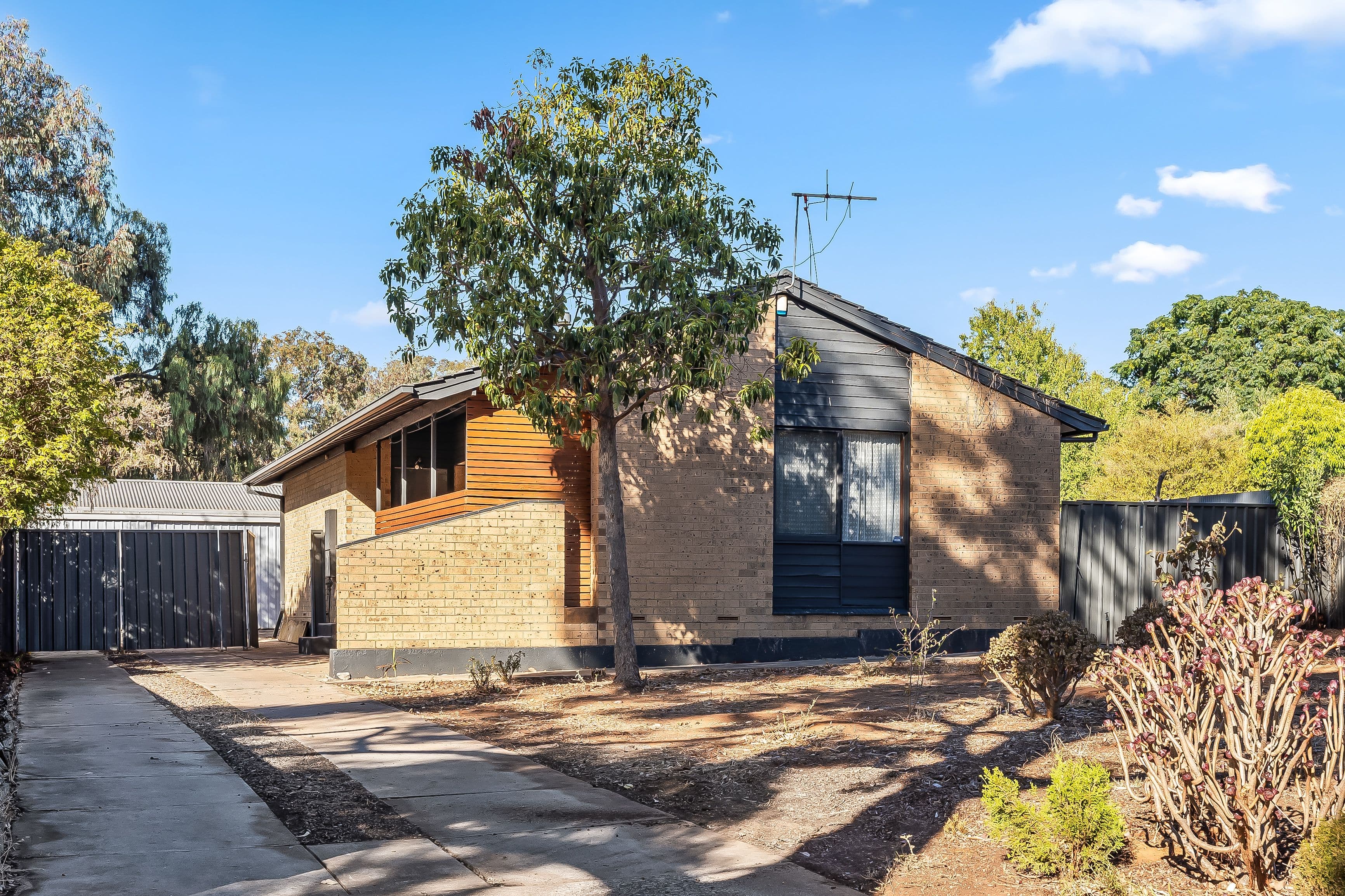 41 Callanna Court, Craigmore SA 5114, Craigmore - Image 1