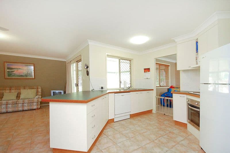 17 Dianella Place, CAPALABA QLD 4157, Capalaba - Thumbnail 2