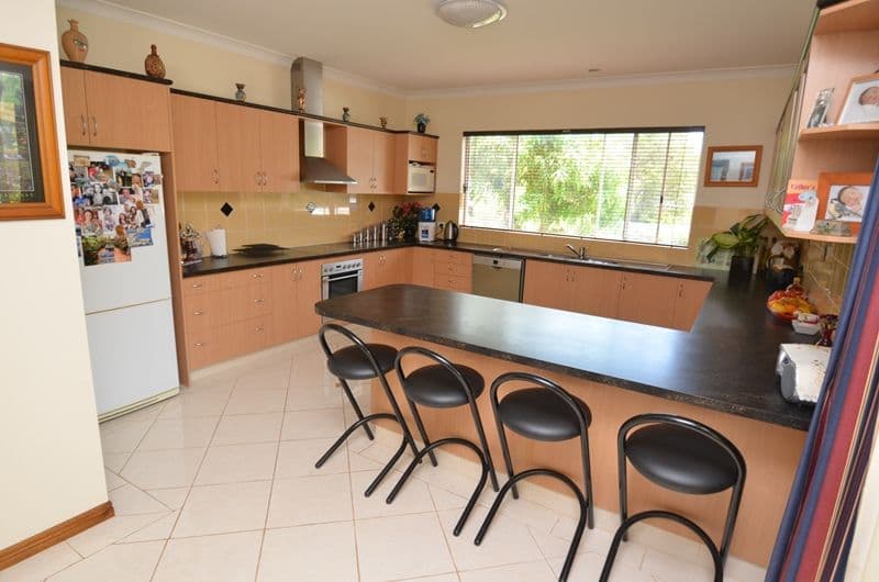 87 Robert Street, LABRADOR QLD 4215, Labrador - Thumbnail 2