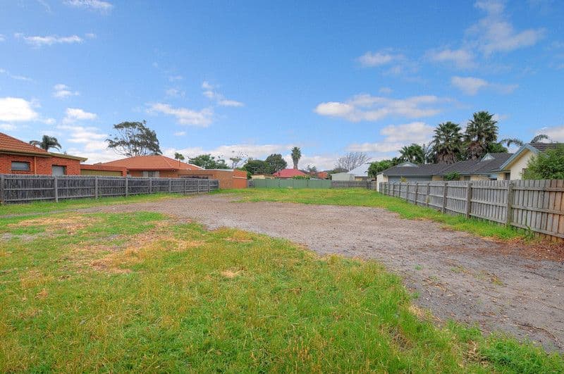 39 Embankment Grove, CHELSEA VIC 3196, Chelsea - Thumbnail 2