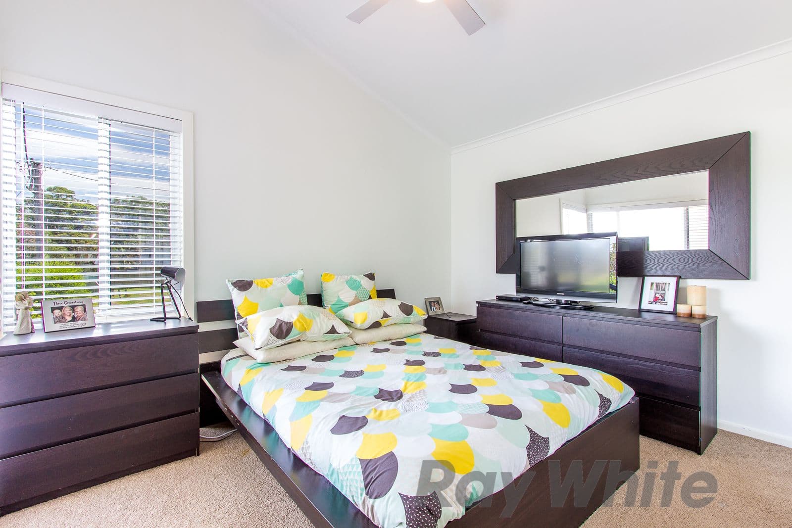 9 Whitburn Close, Charlestown - Thumbnail 6