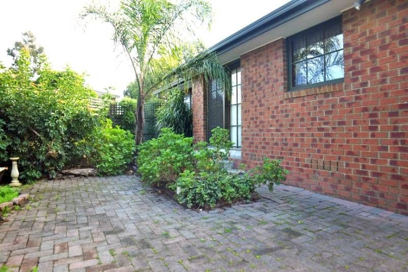 2 Tourmaline Crescent, WHEELERS HILL VIC 3150, Wheelers Hill - Thumbnail 5