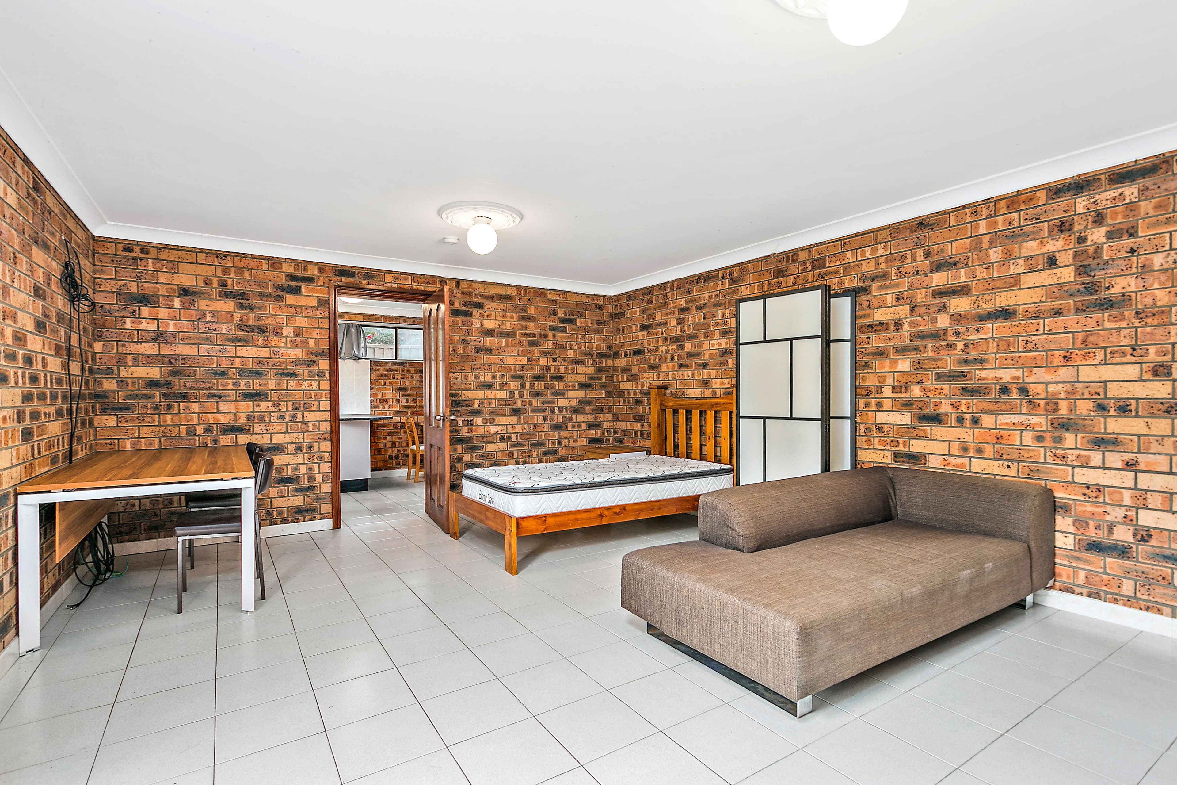 19 Clive Street, West Footscray - Thumbnail 6