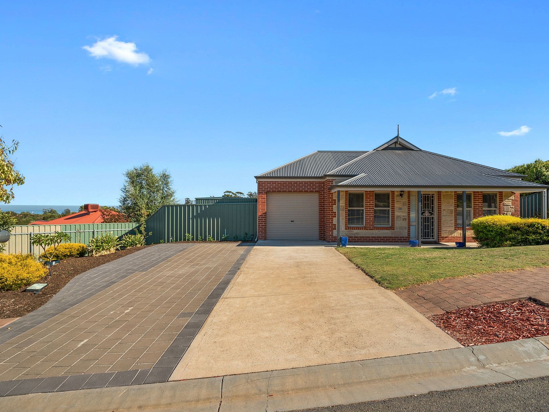 29 Elizabeth Crescent, Hallett Cove SA 5158, Hallett Cove - Thumbnail 3