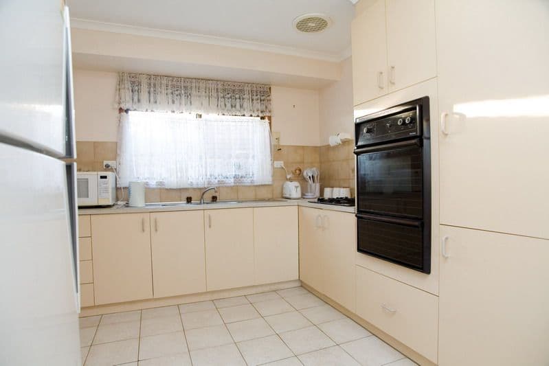 31 Grenda Drive, Mill Park VIC 3082, Mill Park - Thumbnail 5