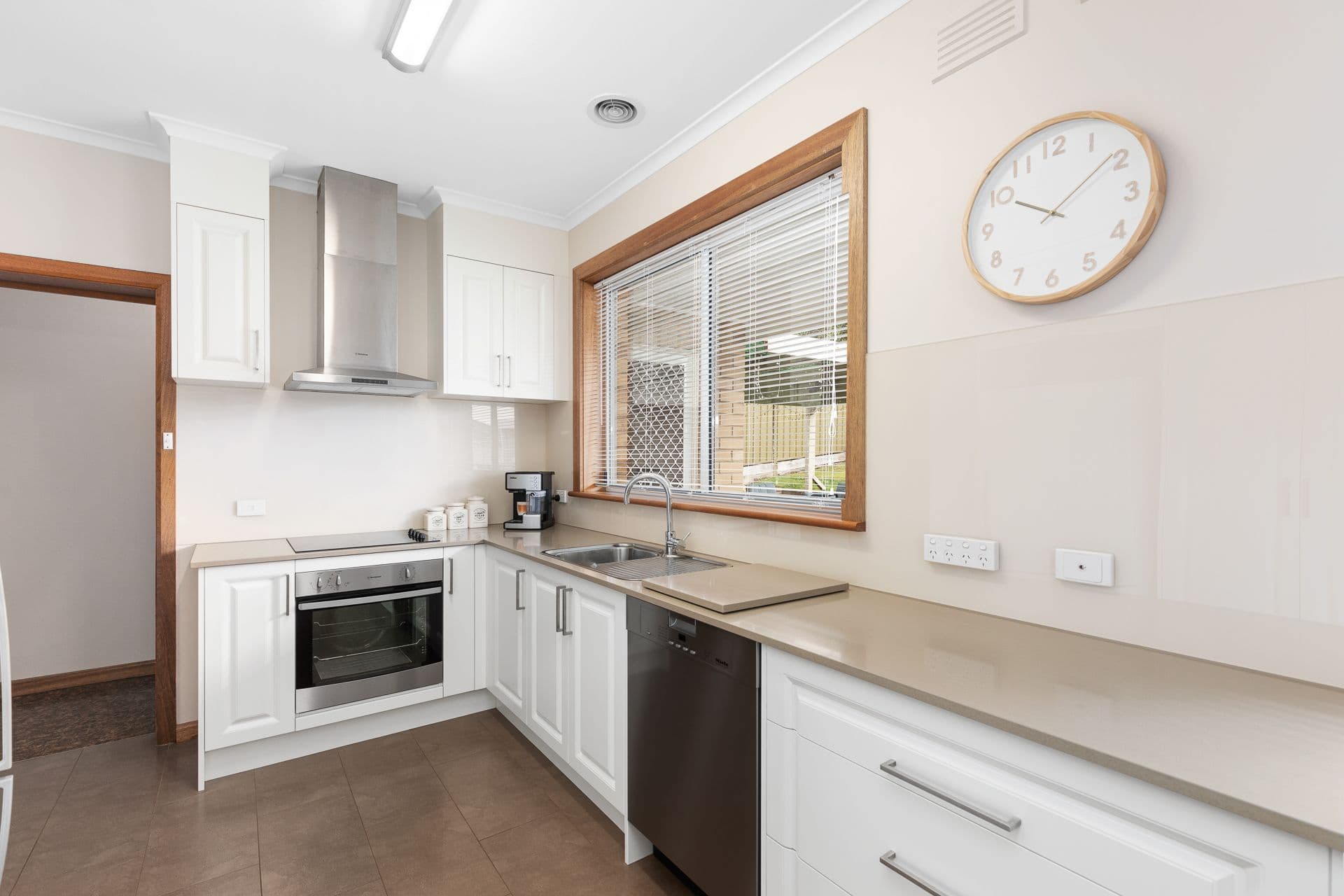 10 Peters Street, Mount Gambier SA 5290, Mount Gambier - Thumbnail 4
