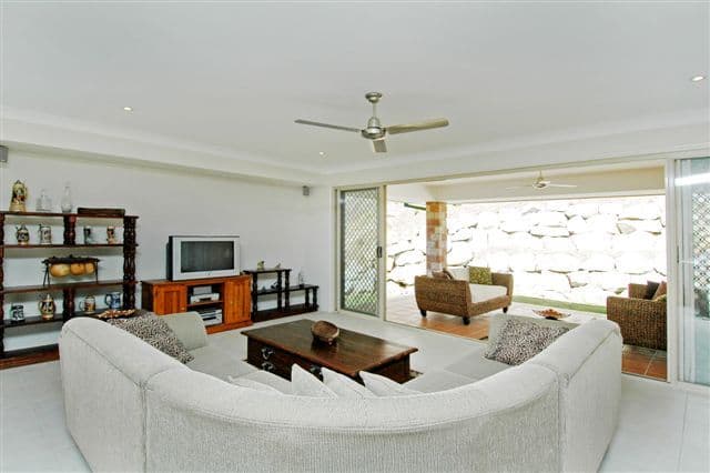 7 Cope Place, PACIFIC PINES QLD 4211, Pacific Pines - Thumbnail 2