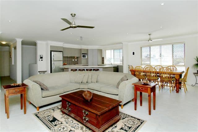 7 Cope Place, PACIFIC PINES QLD 4211, Pacific Pines - Thumbnail 4