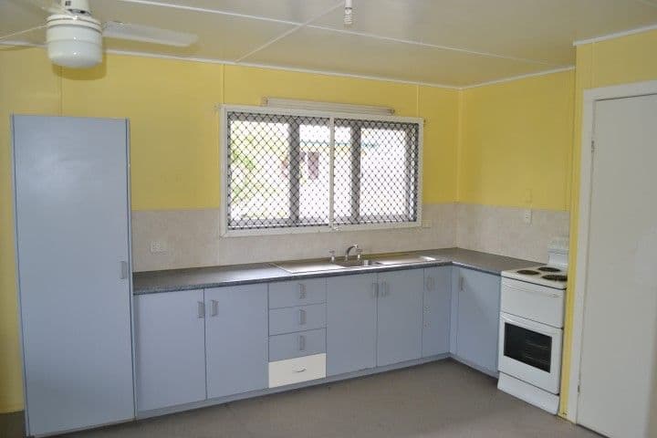 56 Golding Street, BARNEY POINT QLD 4680, Barney Point - Thumbnail 2
