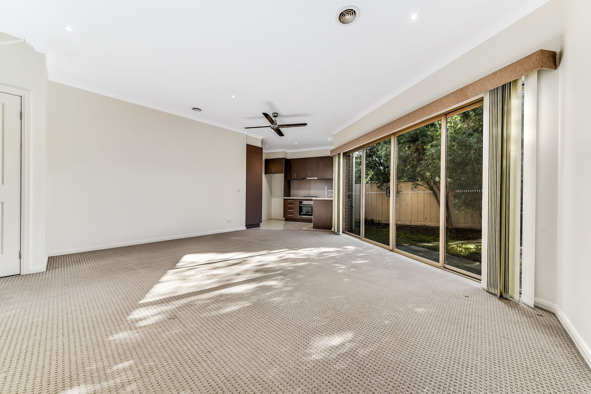 4 Daniher Close, Berwick VIC 3806, Berwick - Thumbnail 3