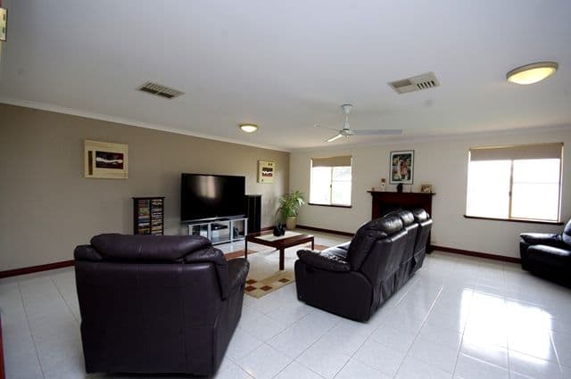 8 Butterworth Avenue, Koondoola WA 6064, Koondoola - Thumbnail 2