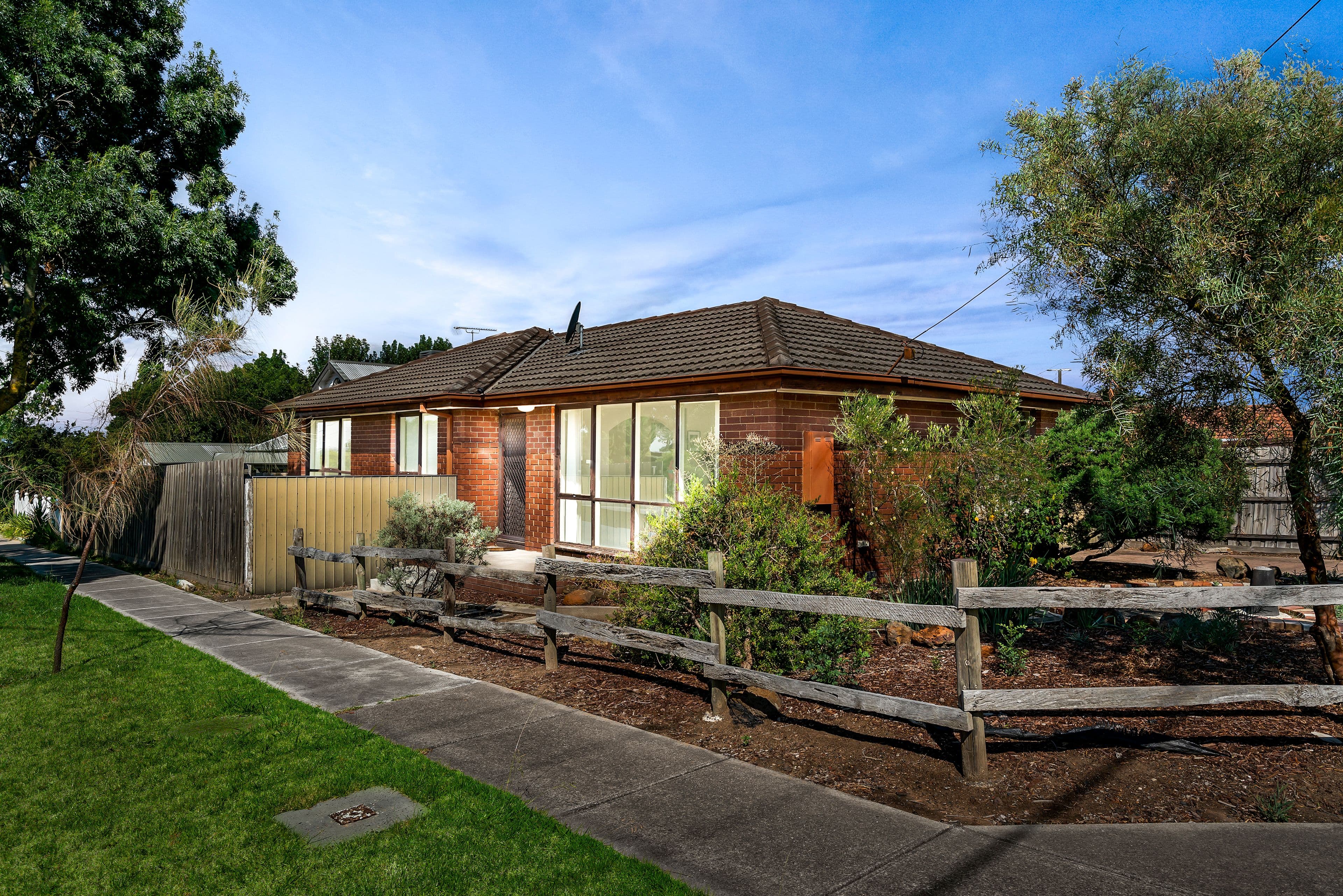 25 Batman Avenue, Sunbury VIC 3429, Sunbury - Image 1