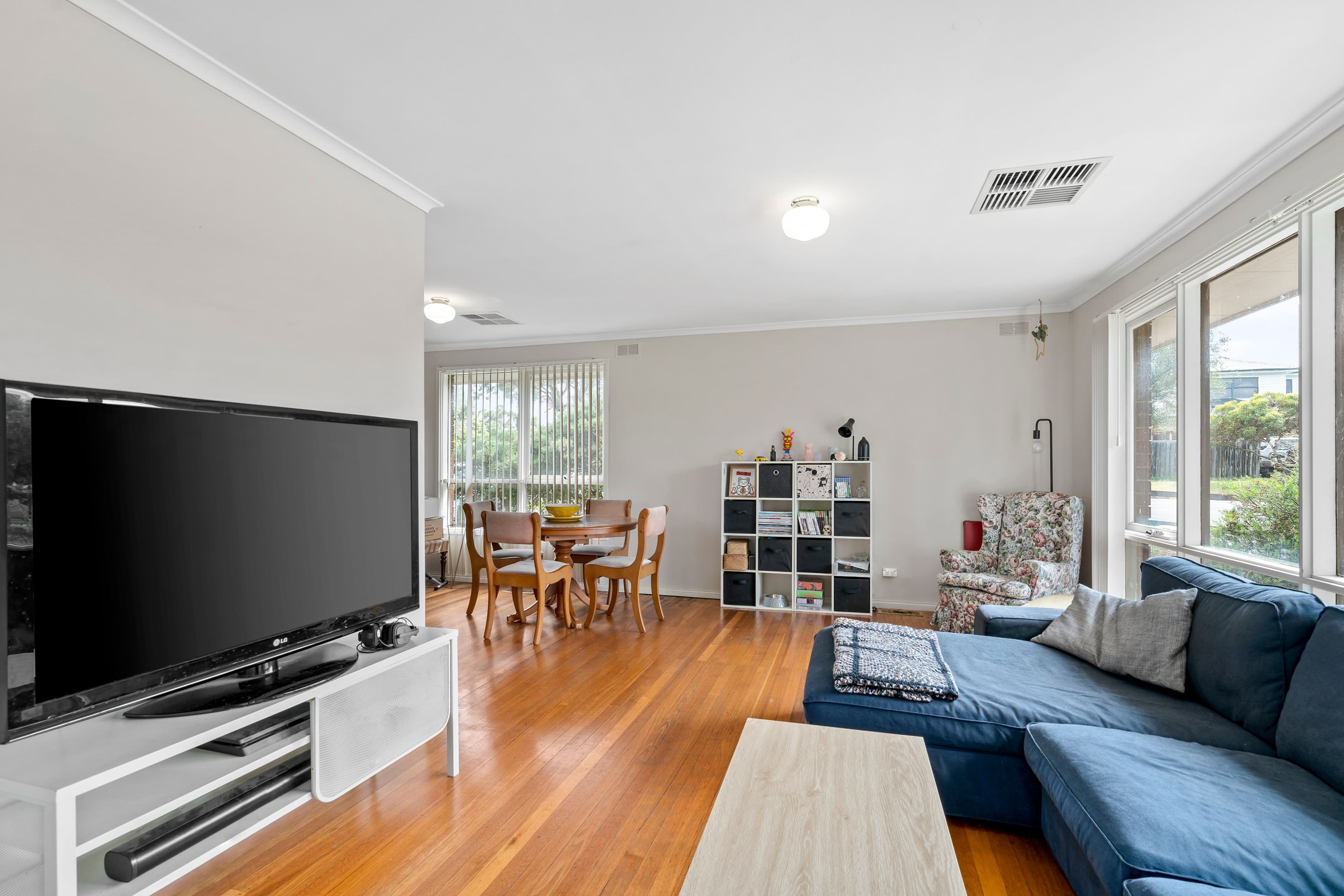 25 Batman Avenue, Sunbury VIC 3429, Sunbury - Thumbnail 2