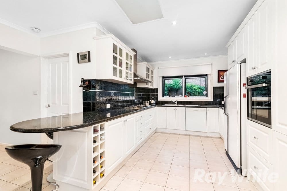 5 Eaton Place, Wheelers Hill VIC 3150, Wheelers Hill - Thumbnail 3