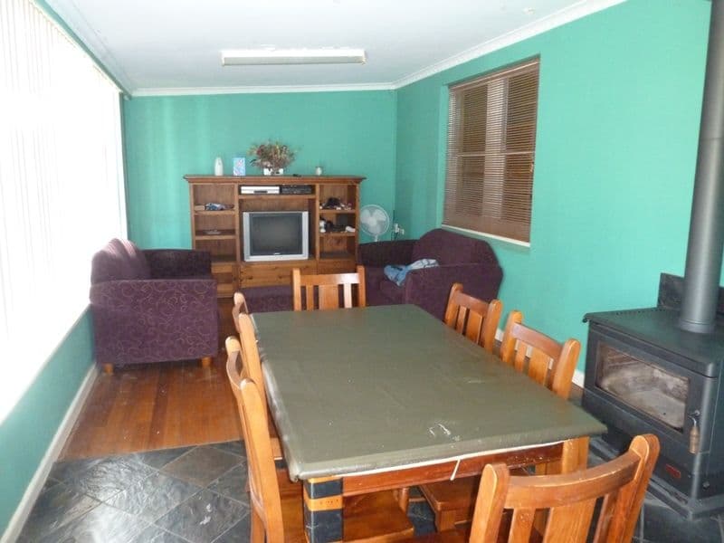 13 Howland Street, MOUNT GAMBIER SA 5290, Mount Gambier - Thumbnail 4
