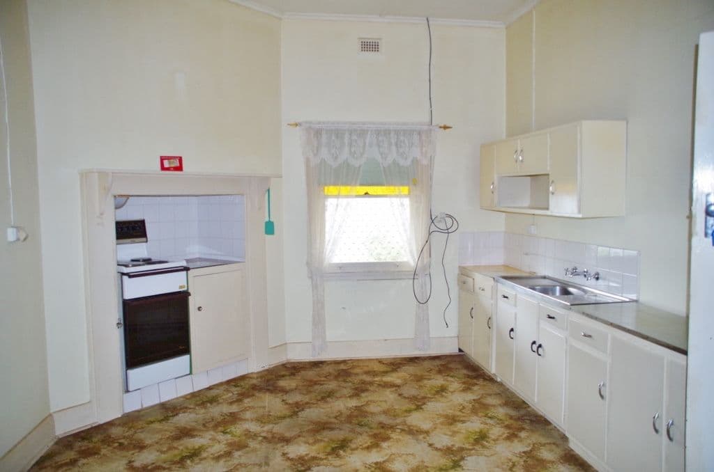 58 Seventeenth Street, Renmark SA 5341, Renmark - Thumbnail 2