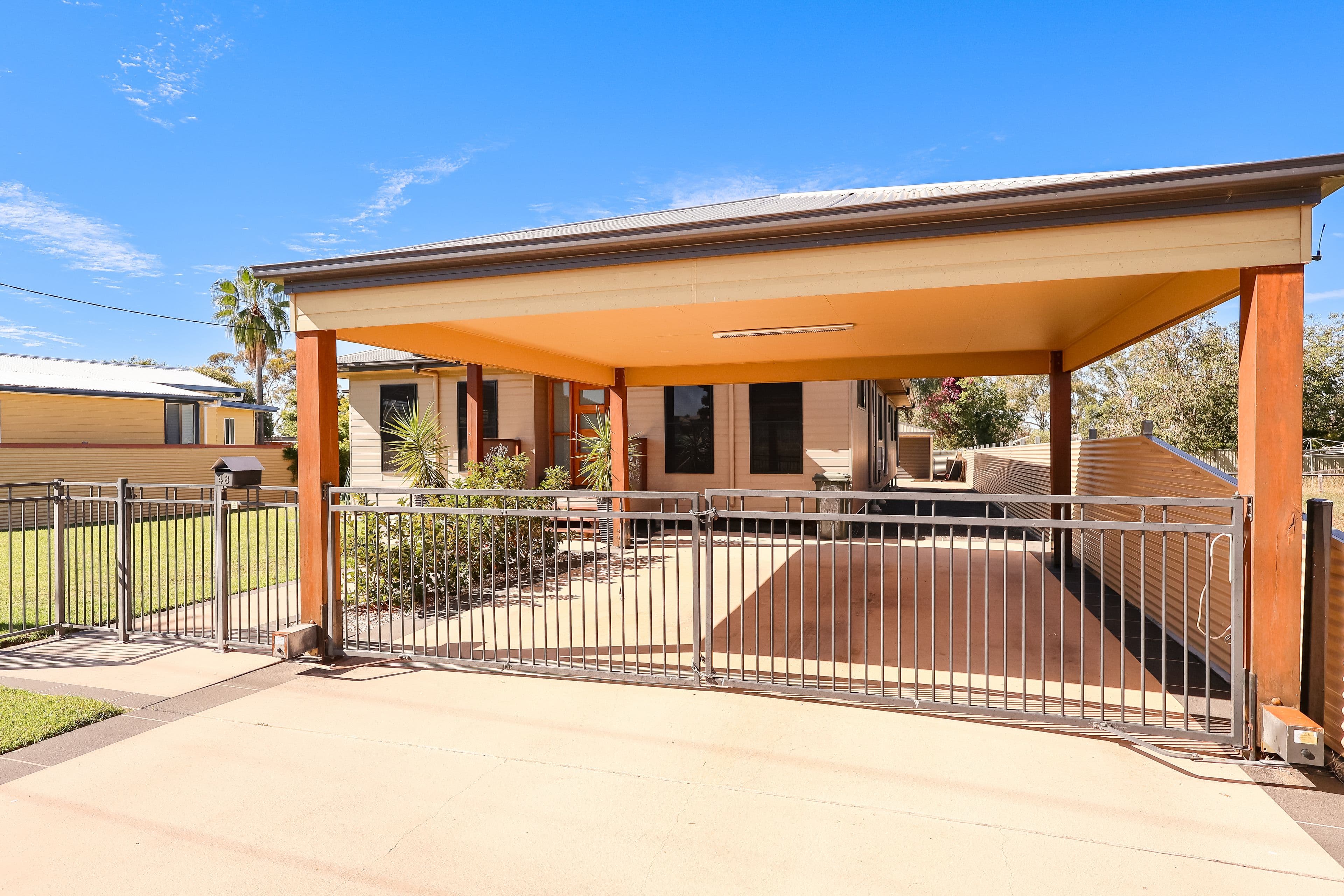 48 Duke Street, Roma QLD 4455, Roma - Thumbnail 2