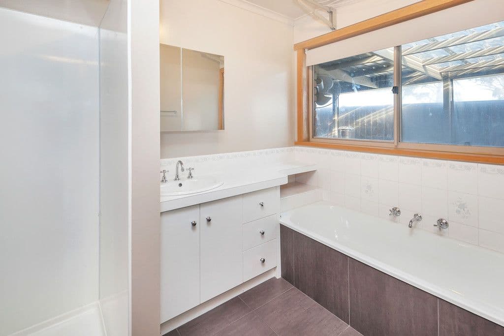 35 Towong Street, Alfredton VIC 3350, Alfredton - Thumbnail 5