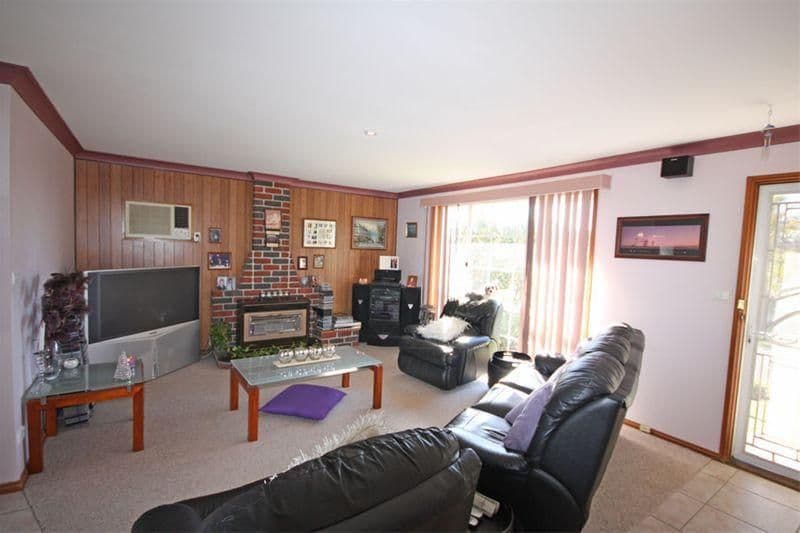 4 Scarus Place, ROSEMEADOW NSW 2560, Rosemeadow - Thumbnail 2