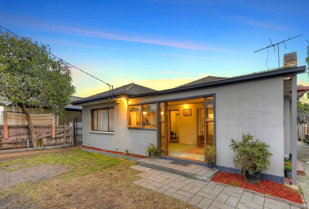21 Elsey Road, Reservoir VIC 3073, Reservoir - Thumbnail 2