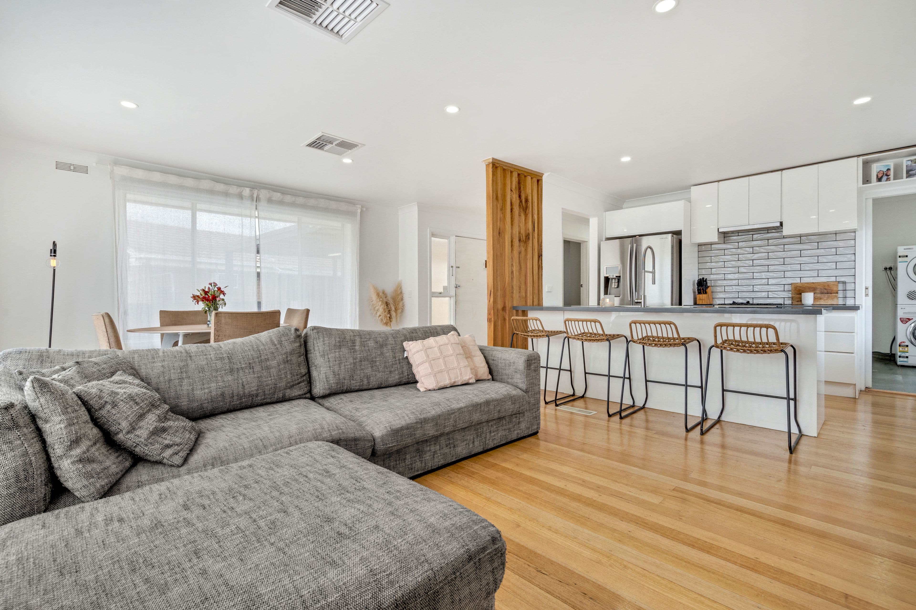 83 Wattleglen Street, Craigieburn VIC 3064, Craigieburn - Thumbnail 3