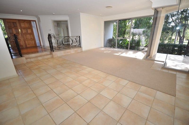 9 Waterwood Court, ARUNDEL QLD 4214, Arundel - Image 1