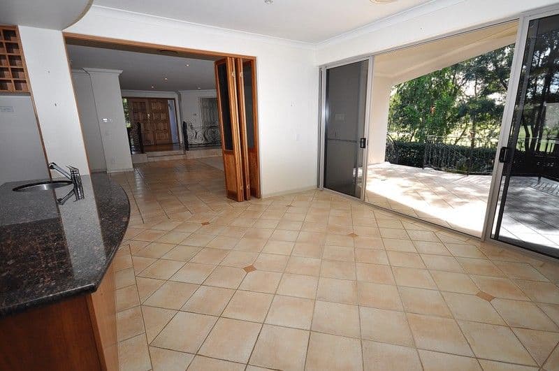 9 Waterwood Court, ARUNDEL QLD 4214, Arundel - Thumbnail 6