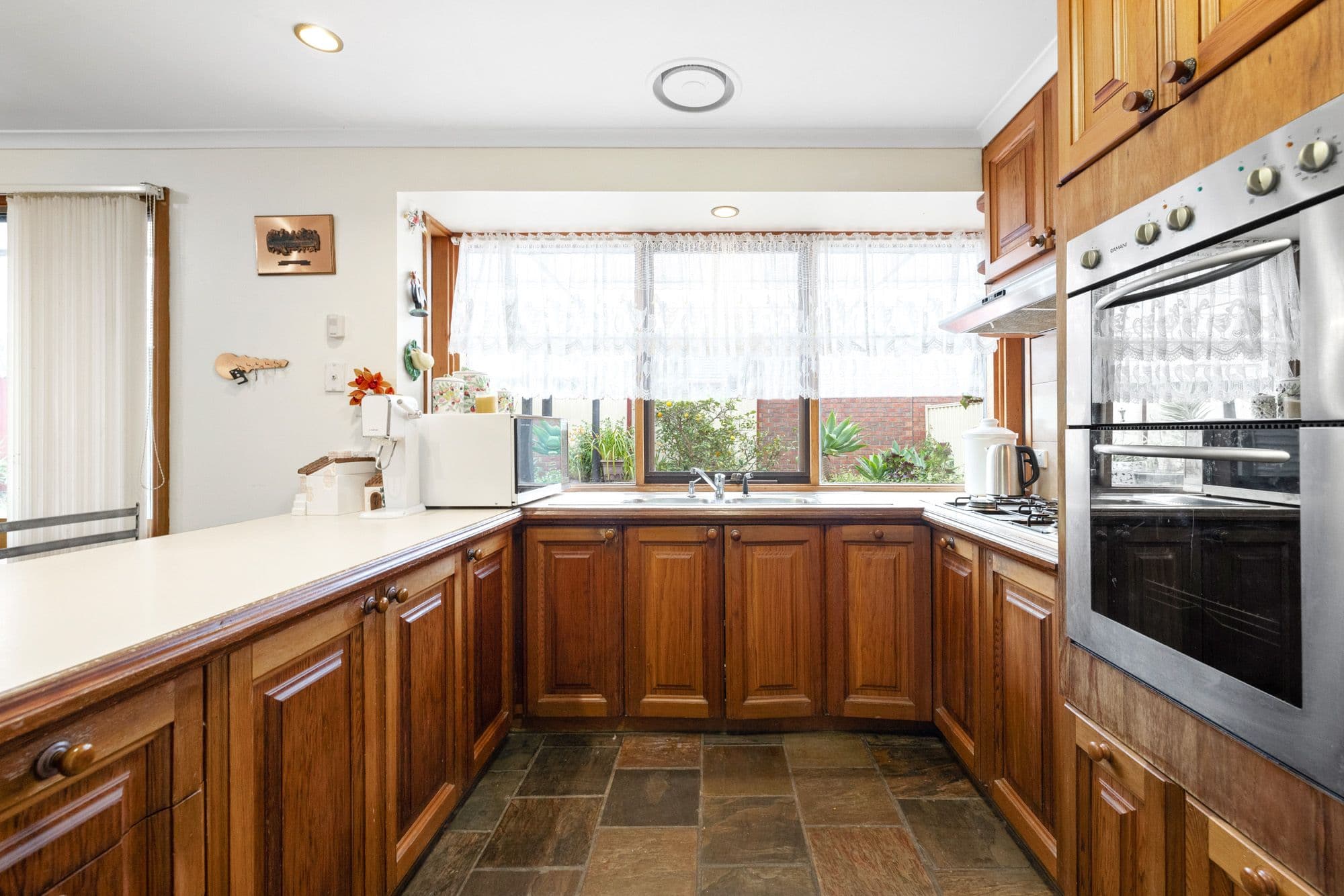 11 Dennison Avenue, Hoppers Crossing VIC 3029, Hoppers Crossing - Thumbnail 5