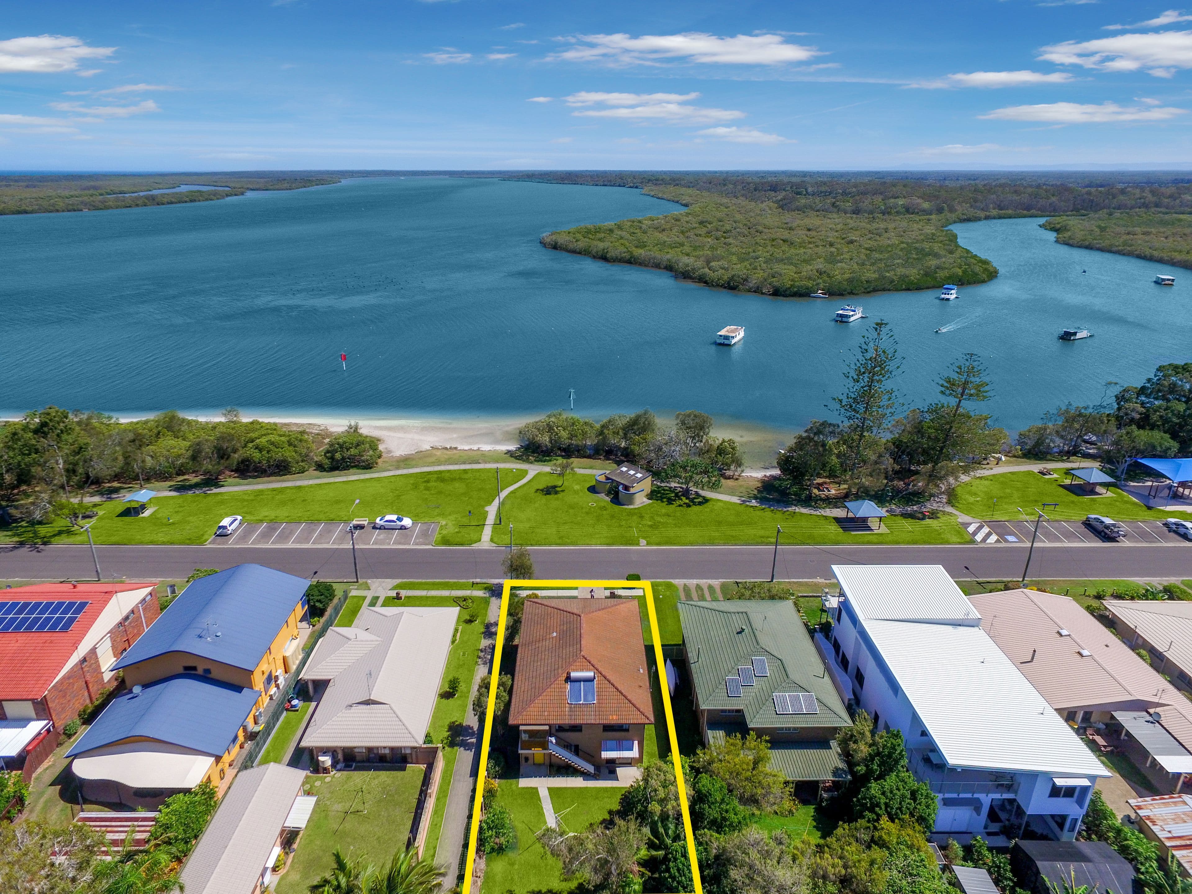 186 Golden Beach Esplanade, Golden Beach QLD 4551, Golden Beach - Thumbnail 2