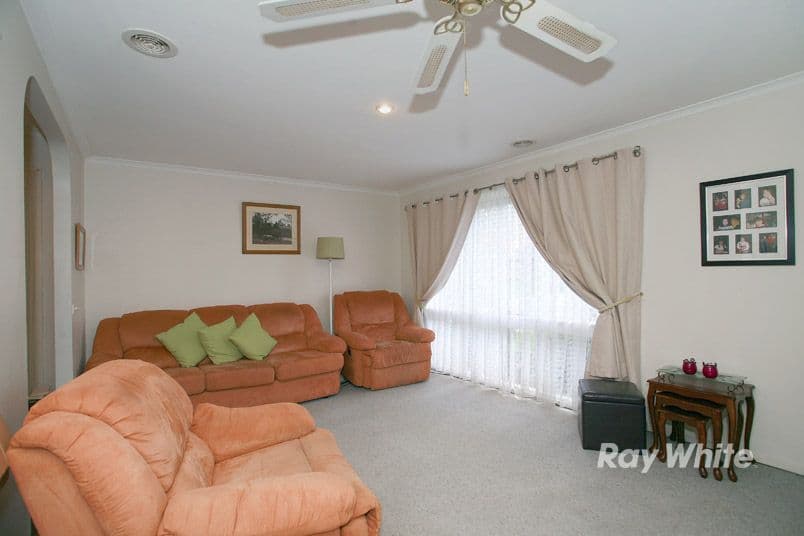 4 Denham Crescent, CRANBOURNE NORTH VIC 3977, Cranbourne North - Thumbnail 2
