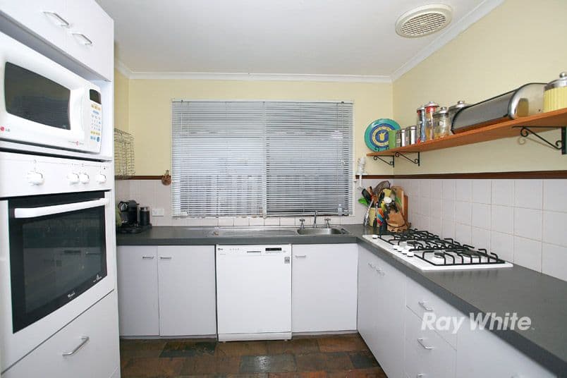 4 Denham Crescent, CRANBOURNE NORTH VIC 3977, Cranbourne North - Thumbnail 6