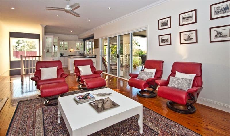 127 O'Quinn Street, NUDGEE BEACH QLD 4014, Nudgee Beach - Thumbnail 2