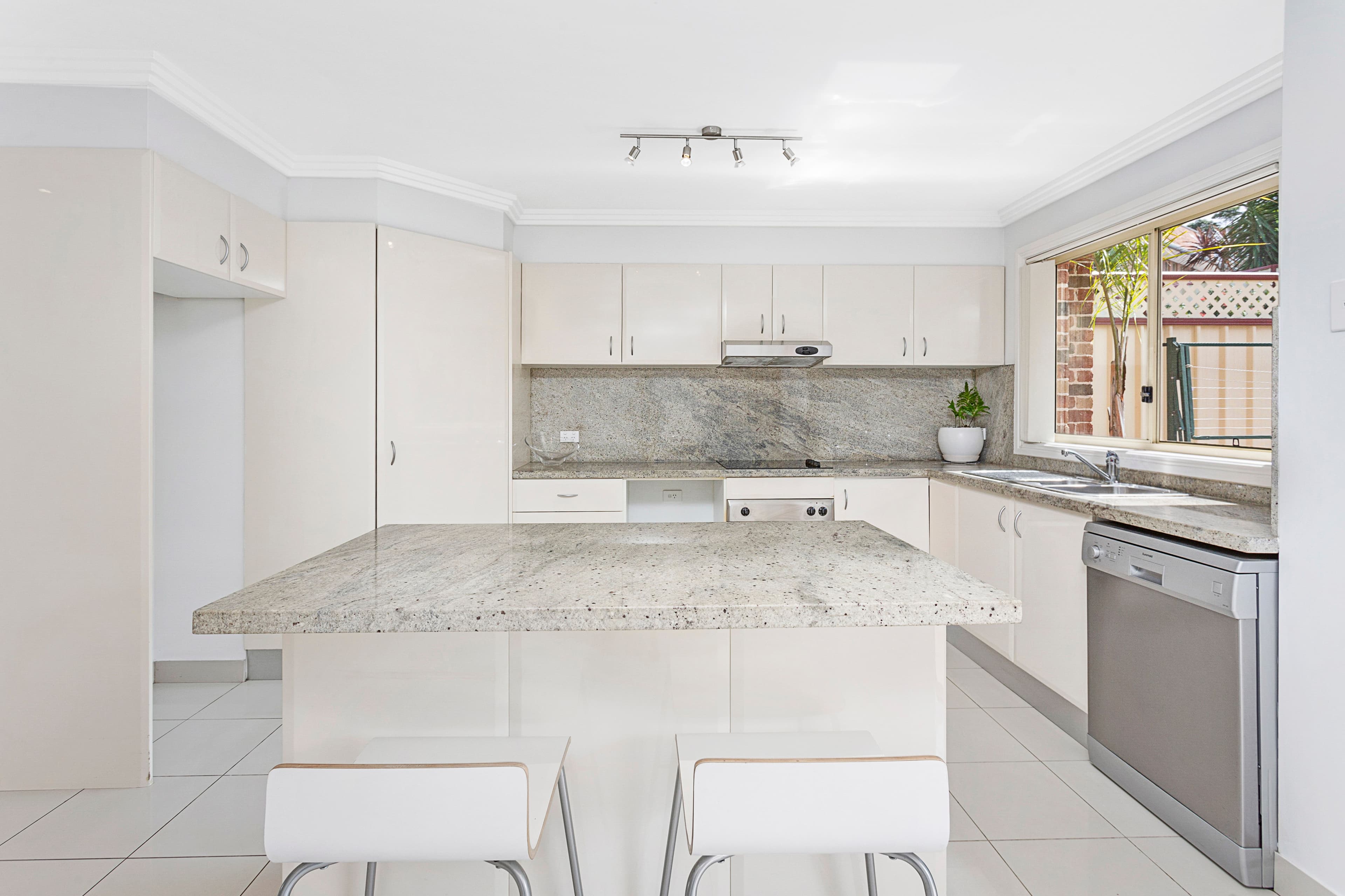 3-5 Short Street, Helensburgh NSW 2508, Helensburgh - Thumbnail 3
