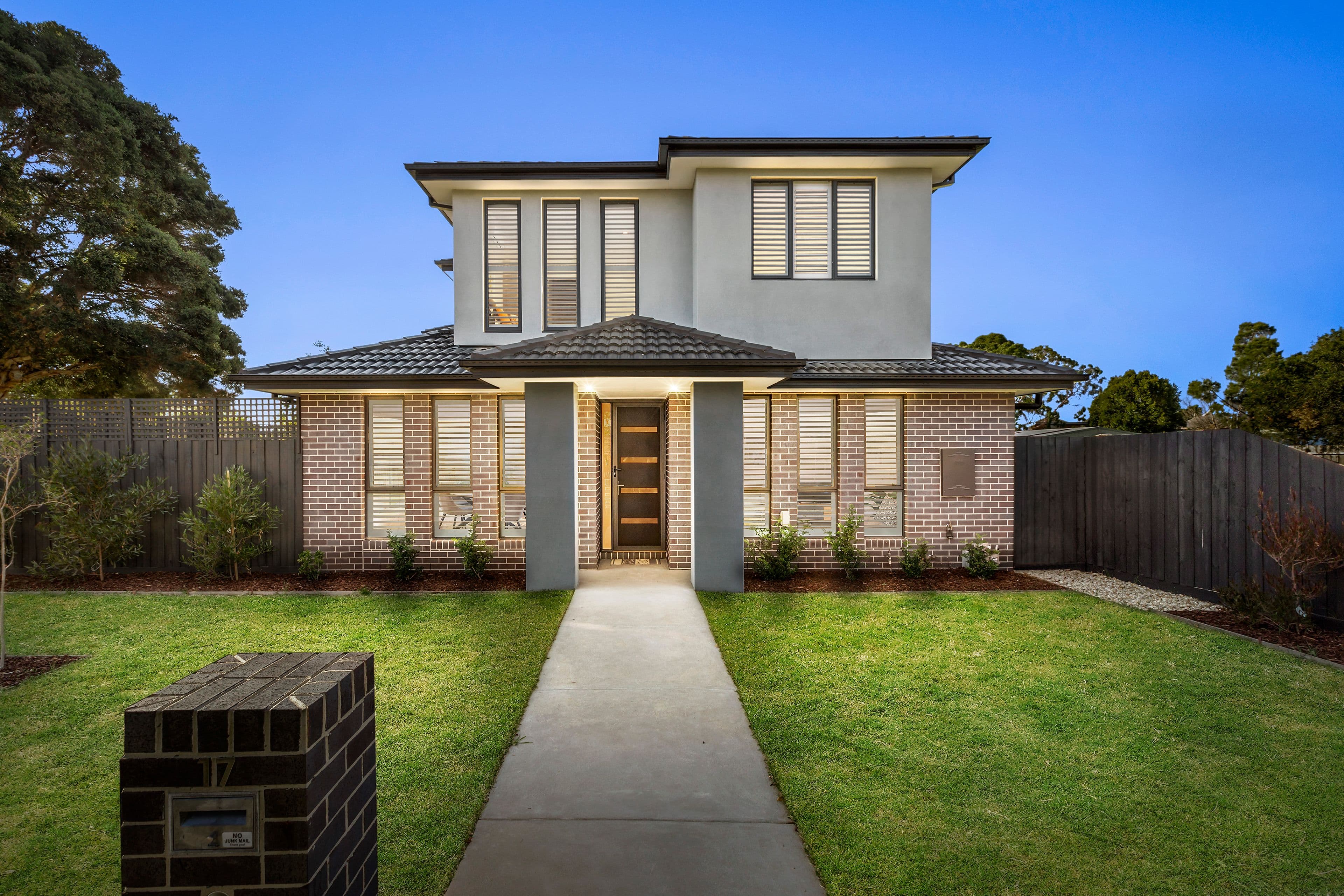 17 Dallas Avenue, Hughesdale VIC 3166, Hughesdale - Image 1