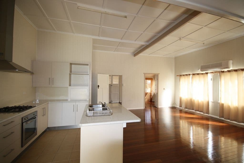 35 Galah Street, Longreach QLD 4730, Longreach - Thumbnail 3