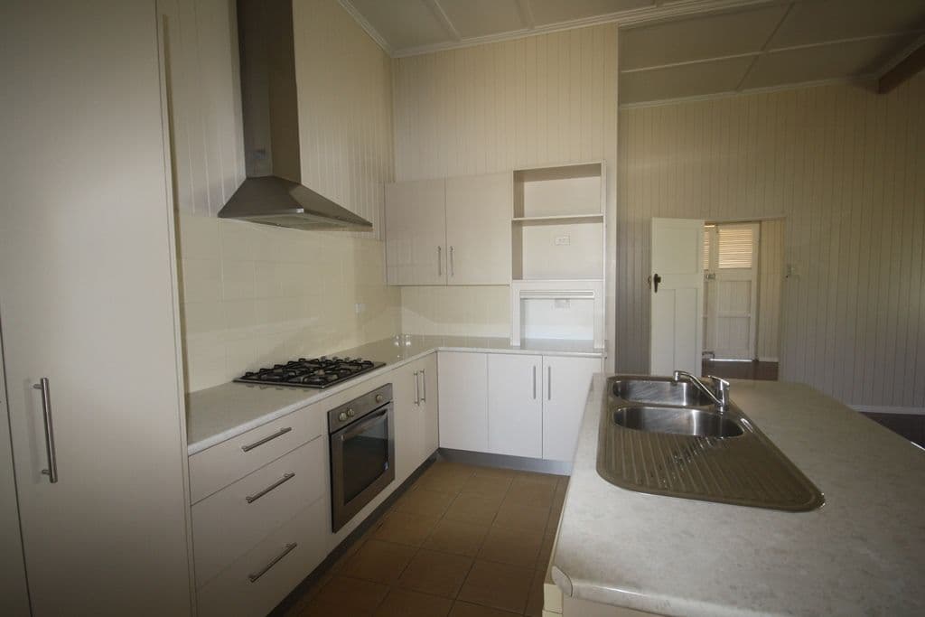35 Galah Street, Longreach QLD 4730, Longreach - Thumbnail 4