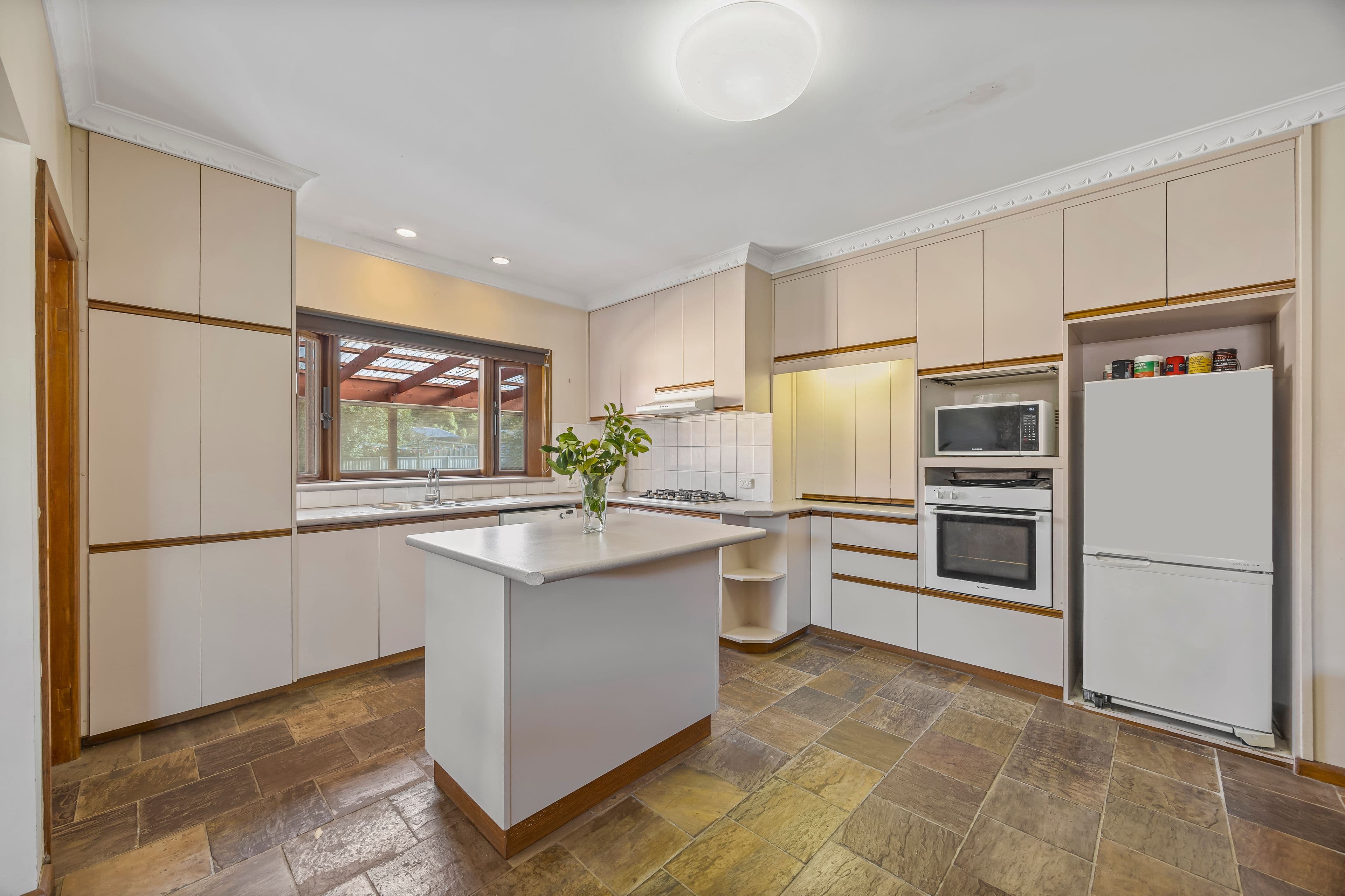 15 Grandview Grove, Wendouree VIC 3355, Wendouree - Thumbnail 2