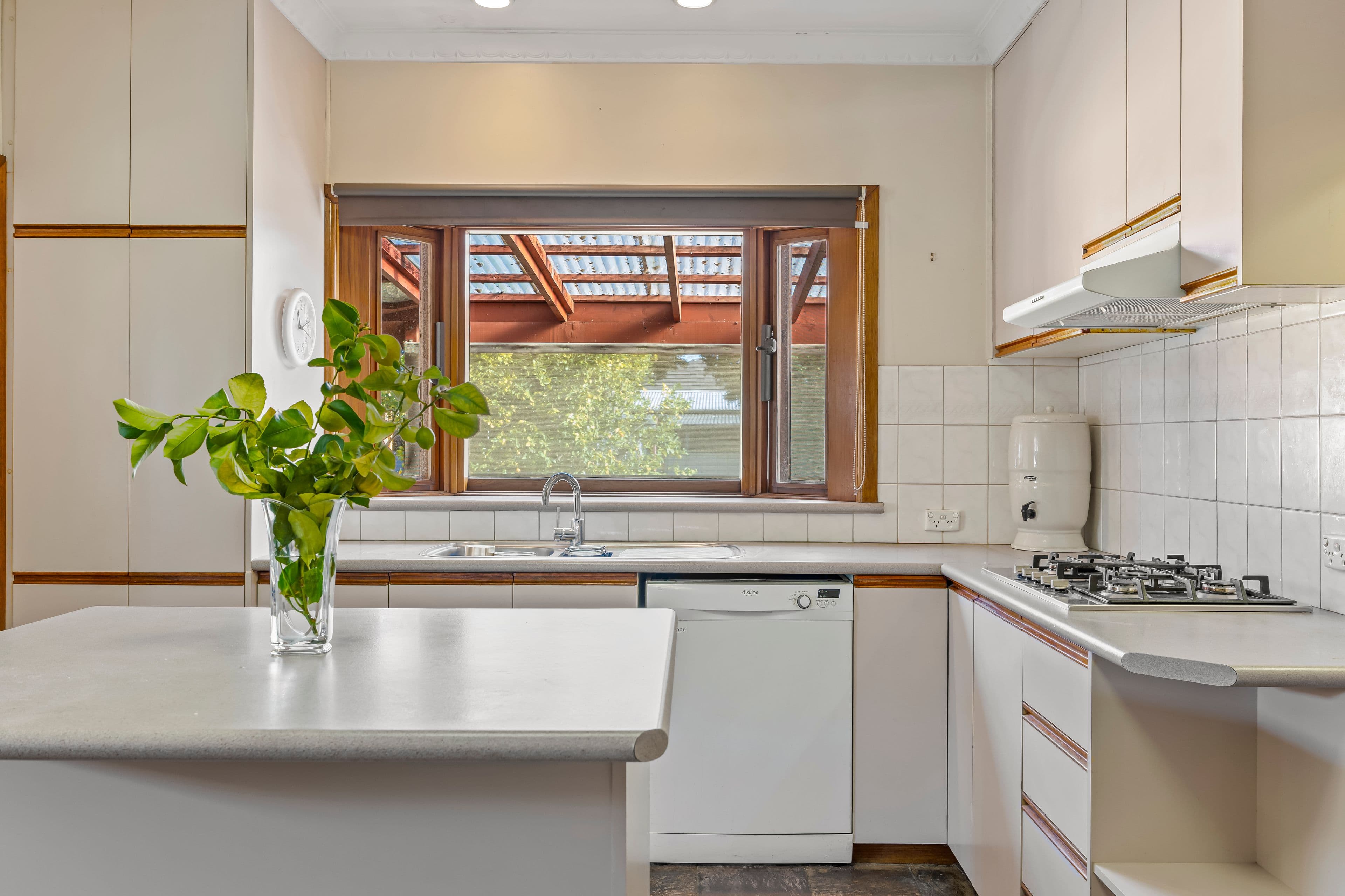 15 Grandview Grove, Wendouree VIC 3355, Wendouree - Thumbnail 4