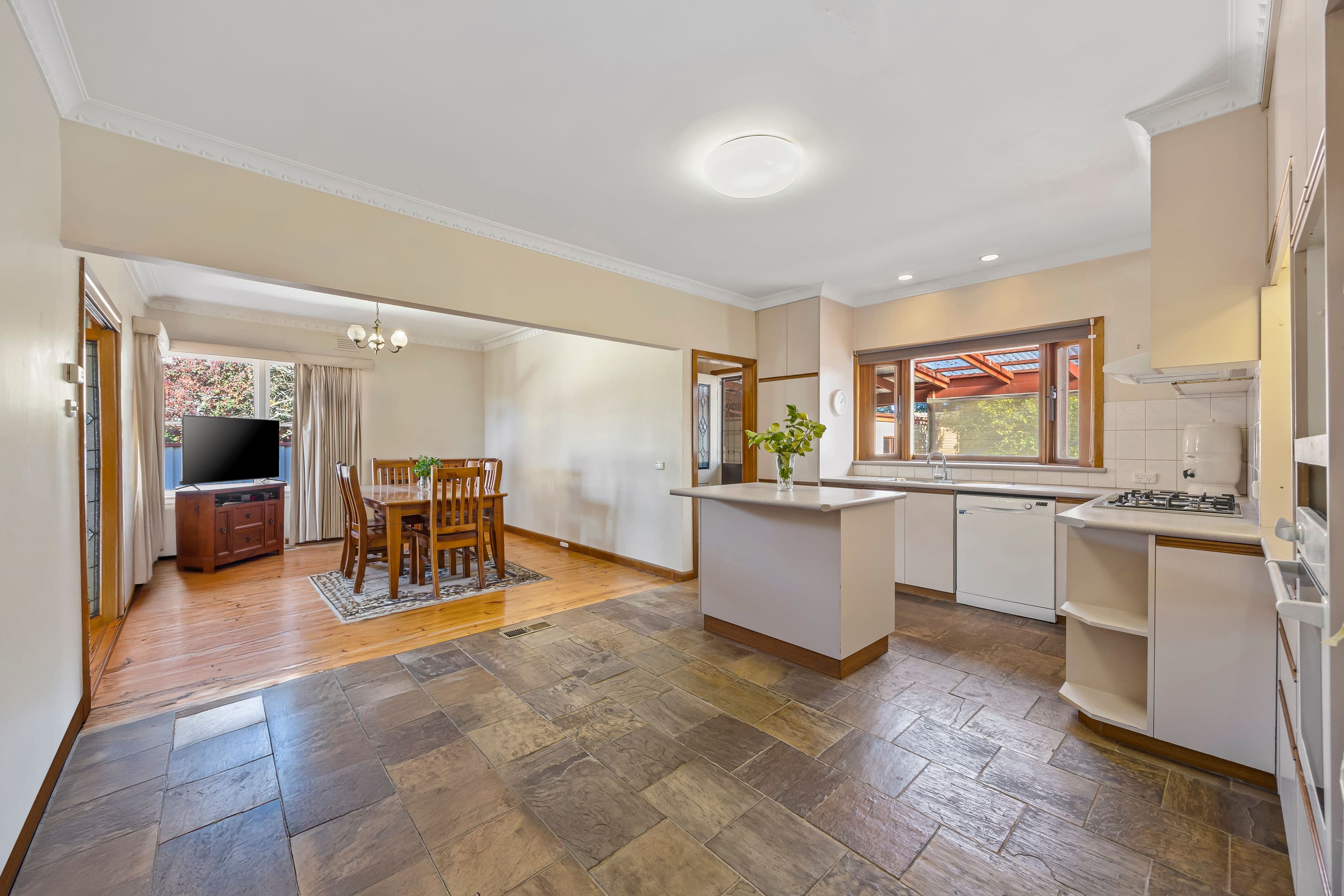 15 Grandview Grove, Wendouree VIC 3355, Wendouree - Thumbnail 5