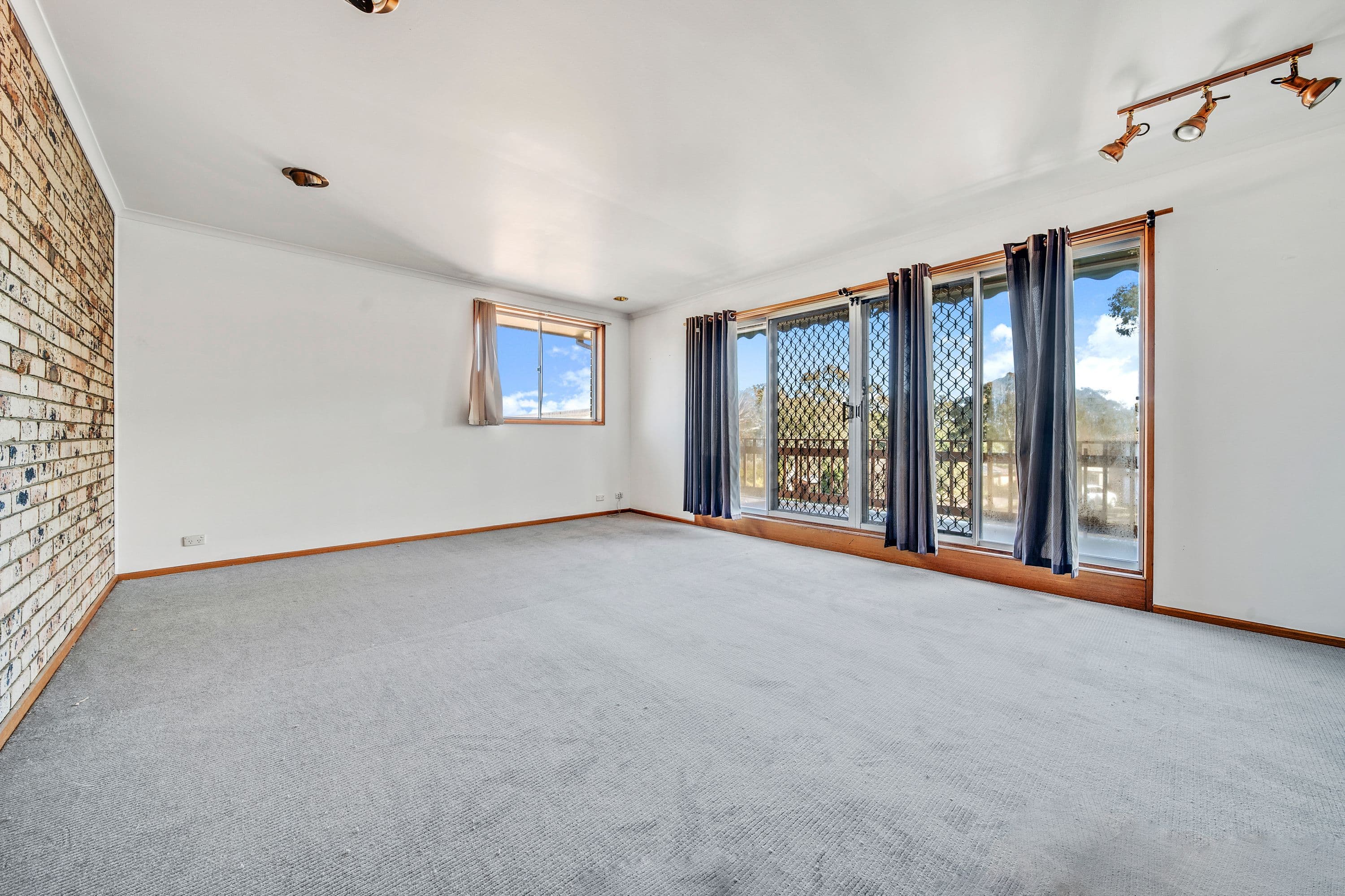 201 Chuculba Crescent, Giralang ACT 2617, Giralang - Thumbnail 2
