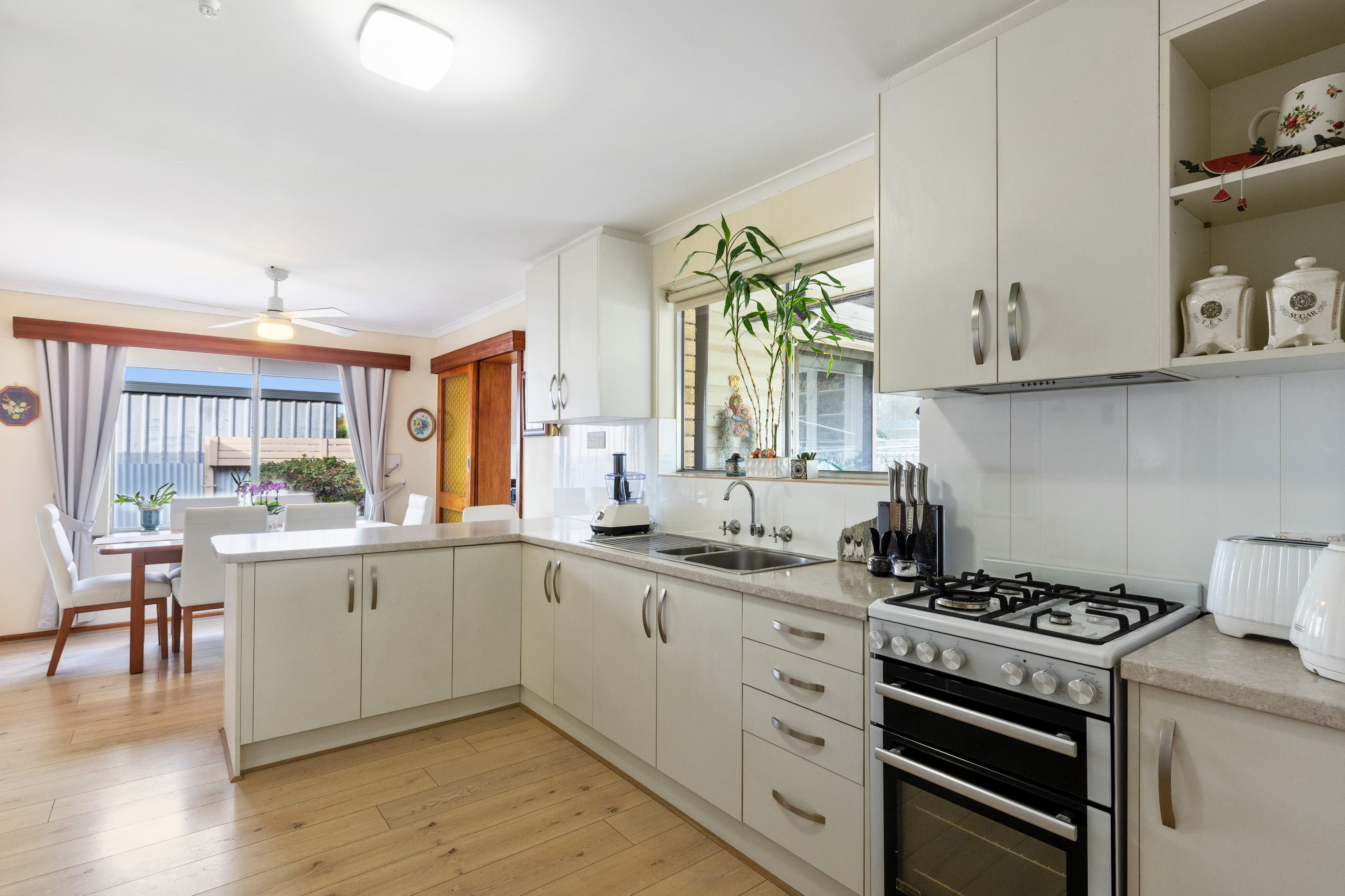 60 Beacon Crescent, Seaford SA 5169, Seaford - Thumbnail 2