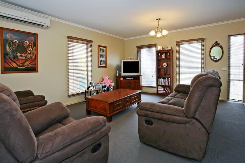 92 Bickford Road, GROVEDALE VIC 3216, Grovedale - Thumbnail 2