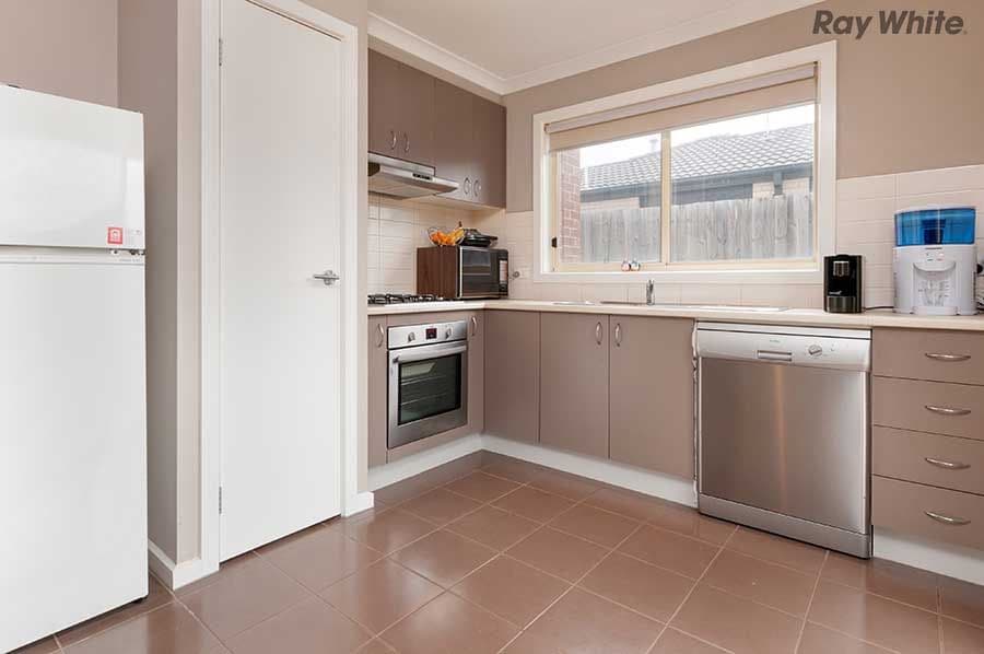 20-22 Roslyn Park Drive, Melton VIC 3337, Melton - Thumbnail 2